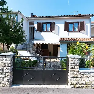 Nives , Poreč Kroatien